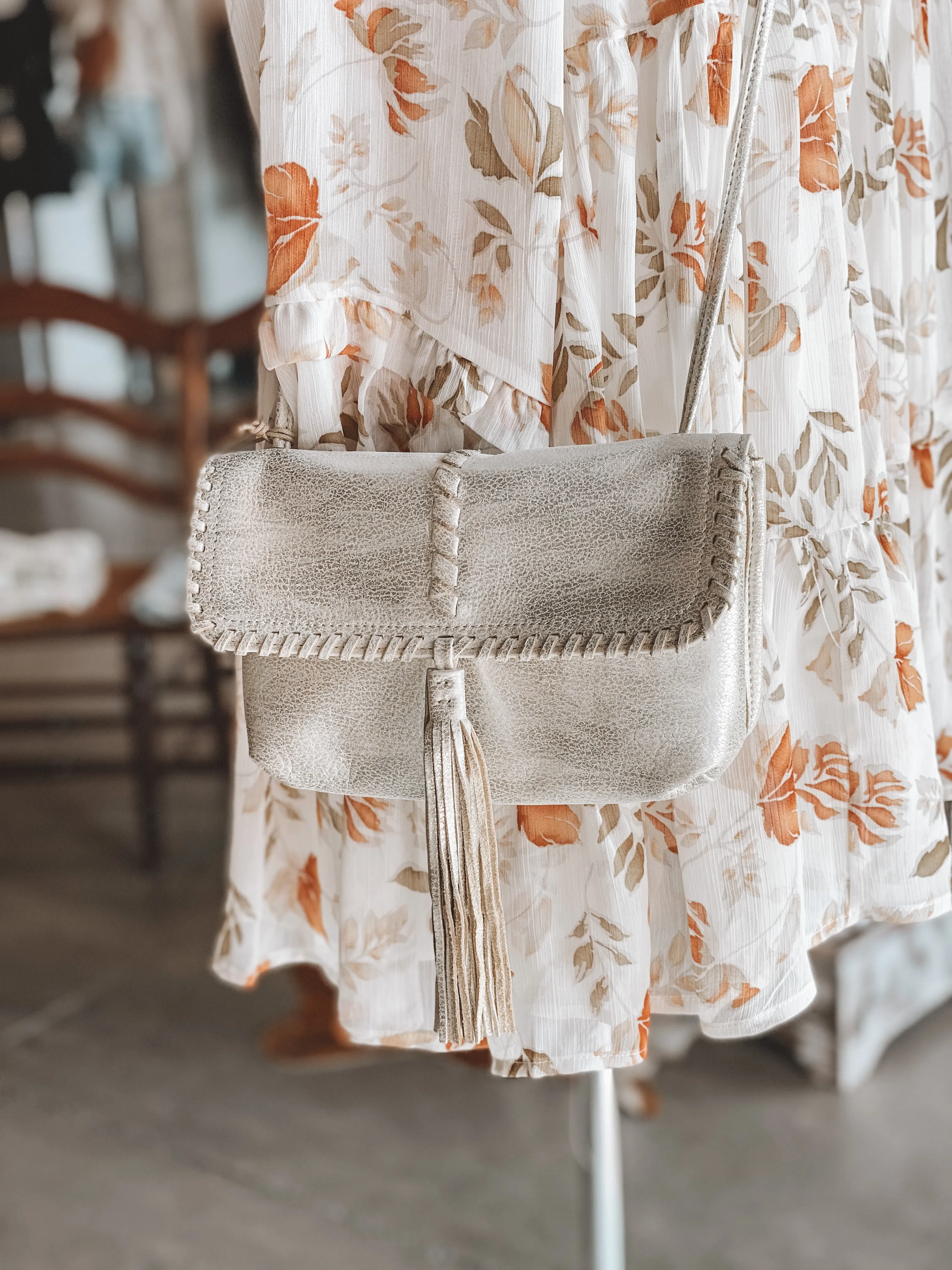 HOBO - BRAMBLE CROSSBODY - PEARLED SILVER