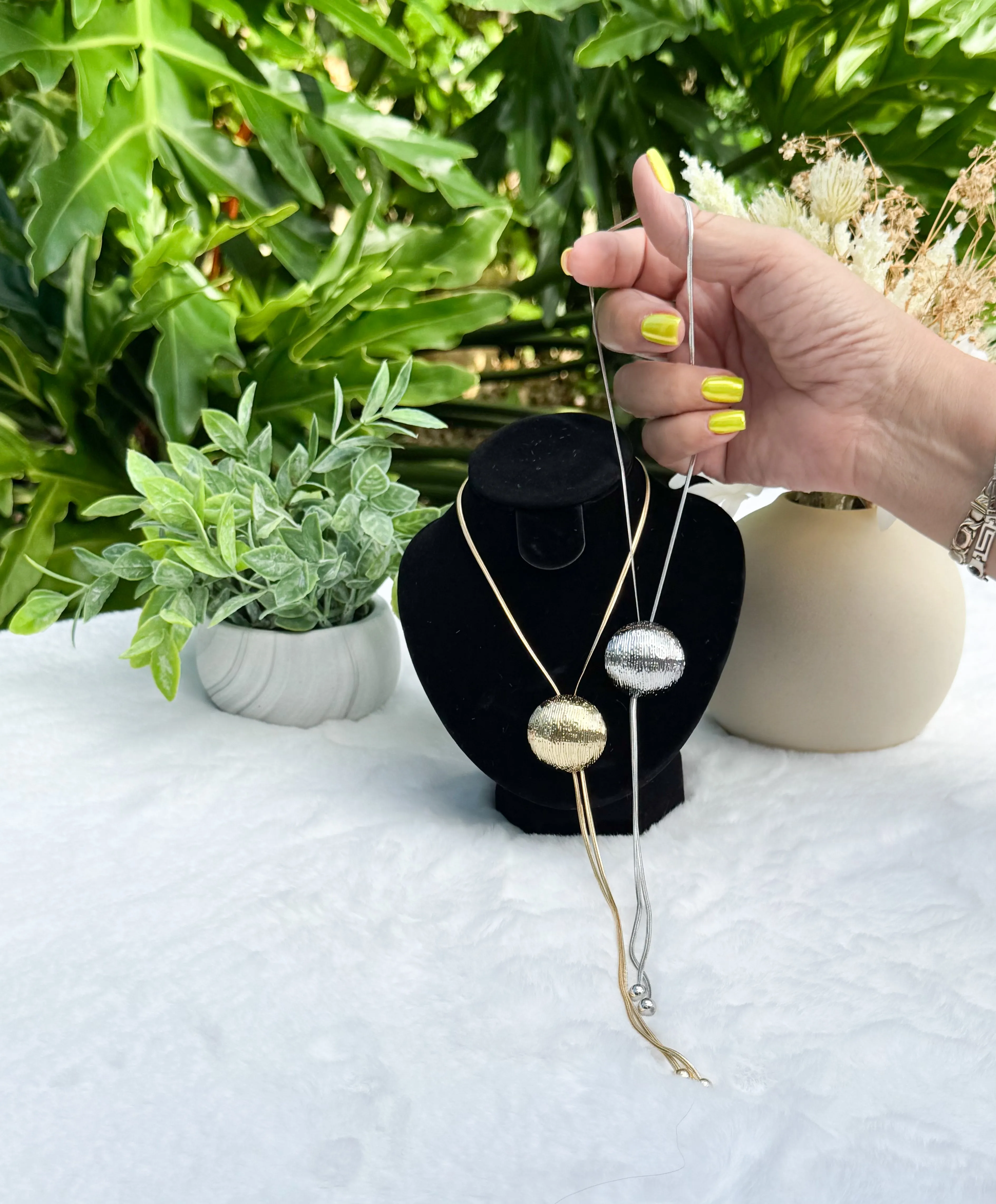 Isabella lariat necklace