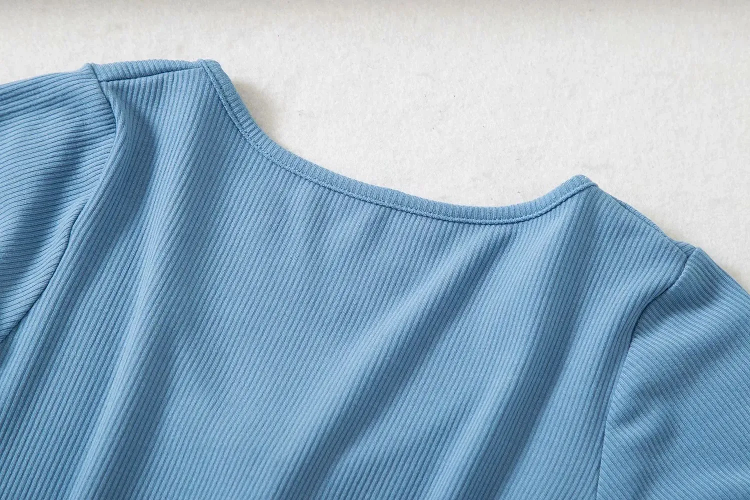 Knitted short-sleeved T-shirt women's summer European and American single-sleeve D-neck wood-eared cardigan top