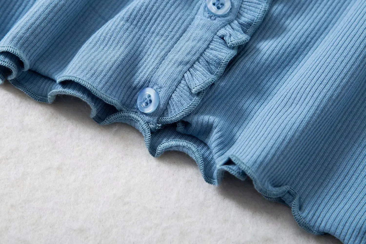 Knitted short-sleeved T-shirt women's summer European and American single-sleeve D-neck wood-eared cardigan top