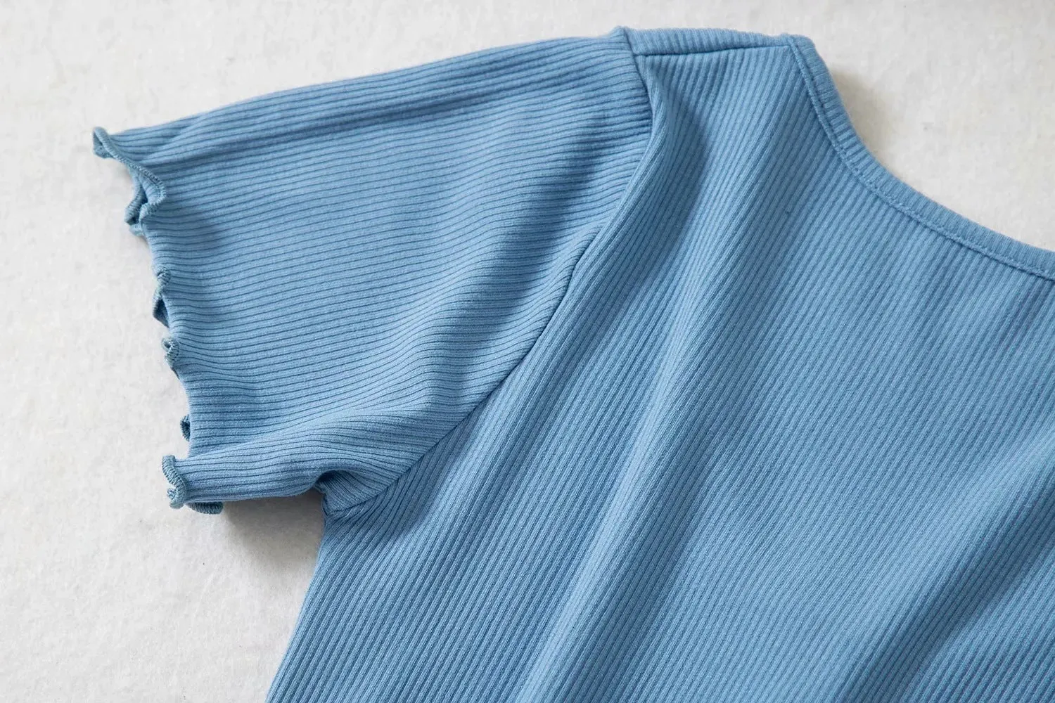 Knitted short-sleeved T-shirt women's summer European and American single-sleeve D-neck wood-eared cardigan top