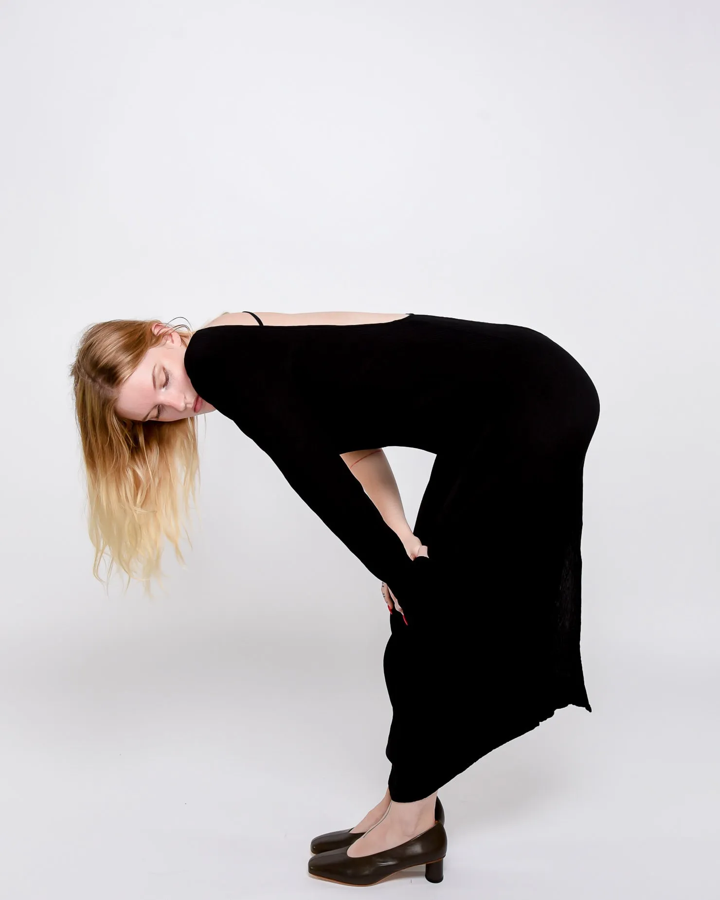 Linde asymmetrical crinkle dress in black