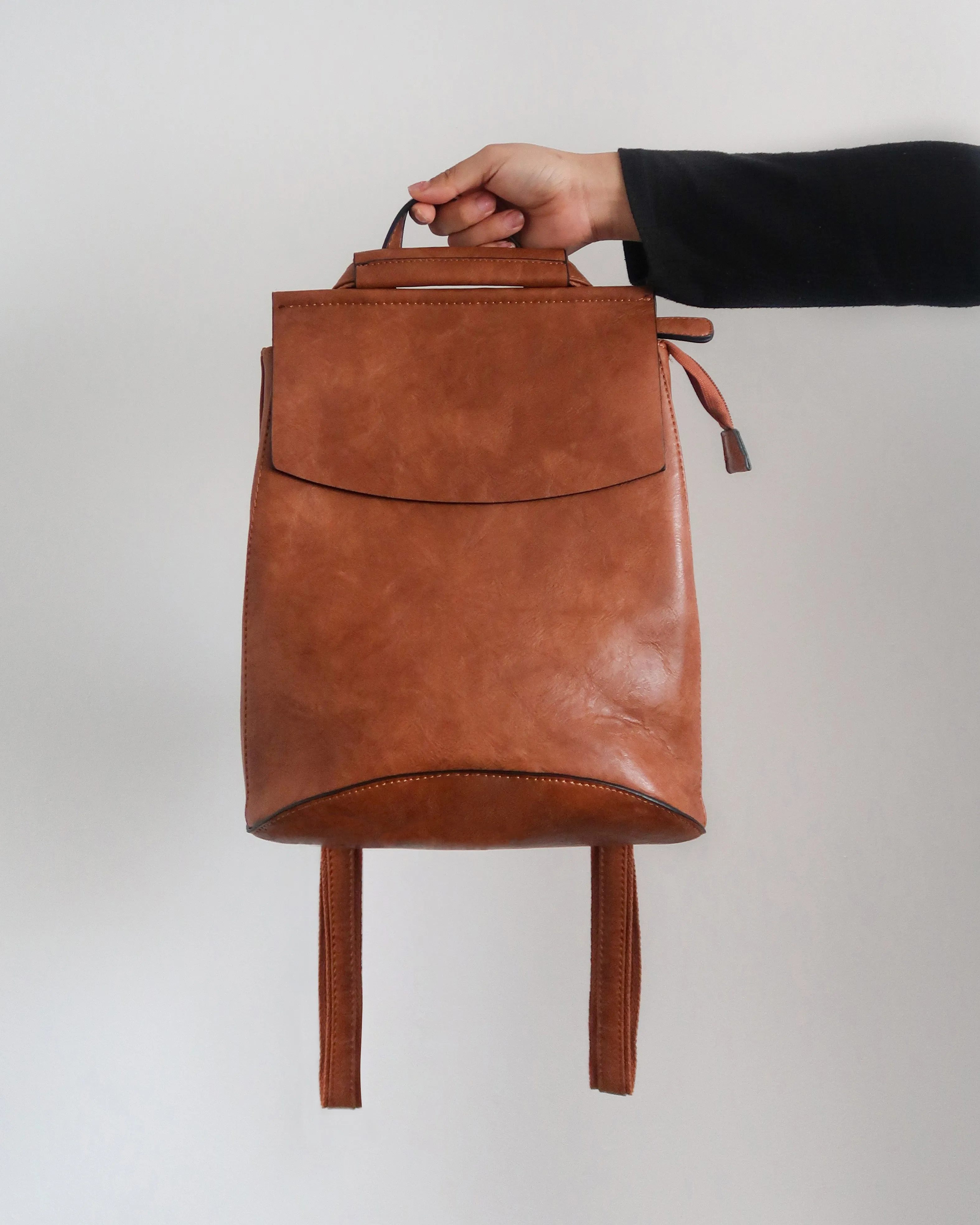 London Convertible Bookbag