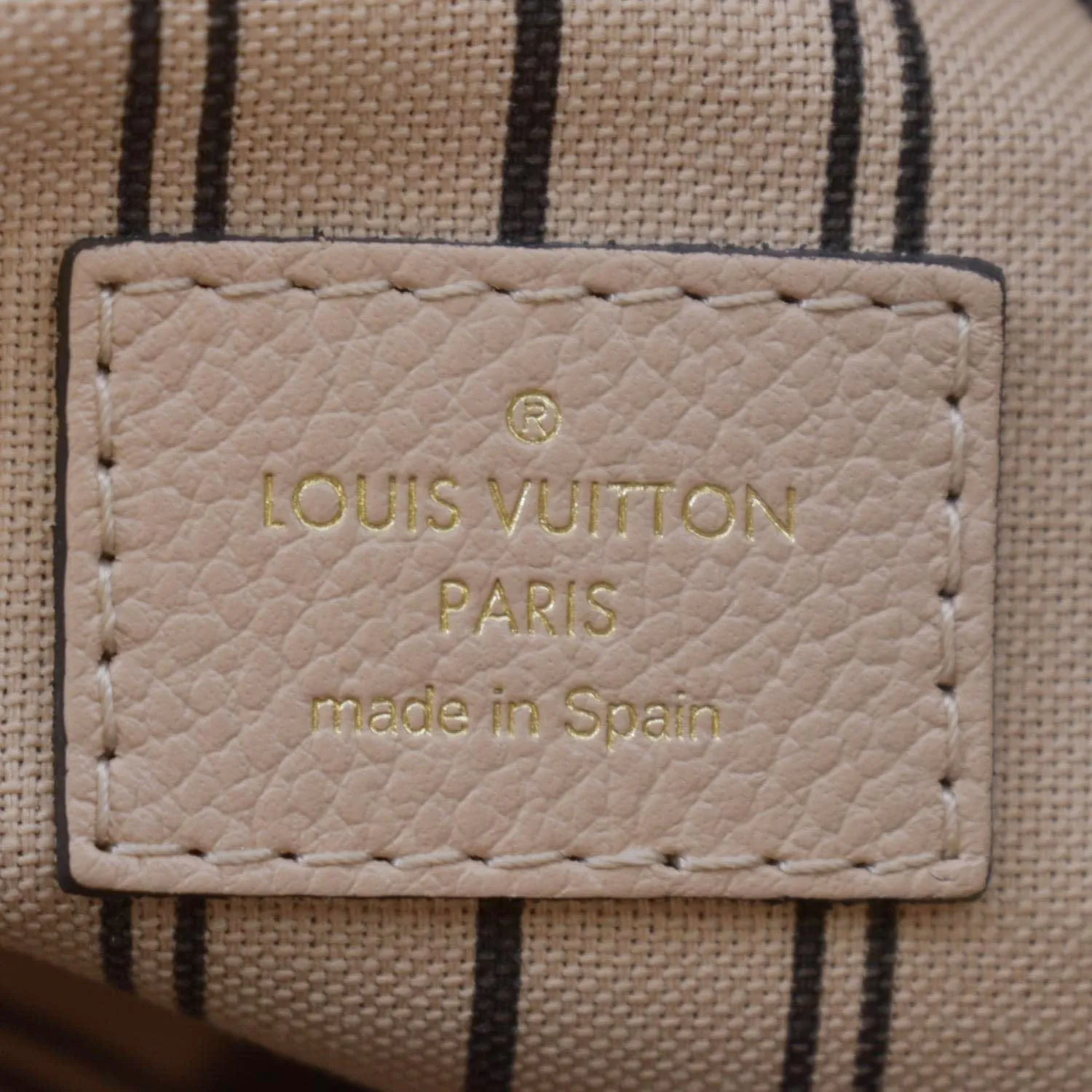 LOUIS VUITTON Artsy MM Empreinte Leather Hobo Bag Dune