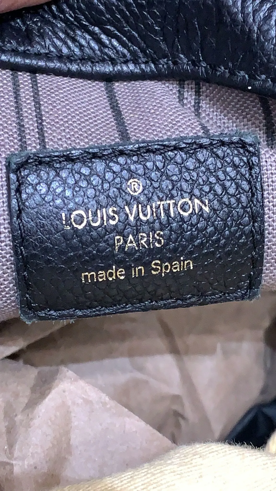 LOUIS VUITTON Artsy MM Empreinte Leather Shoulder Bag Black