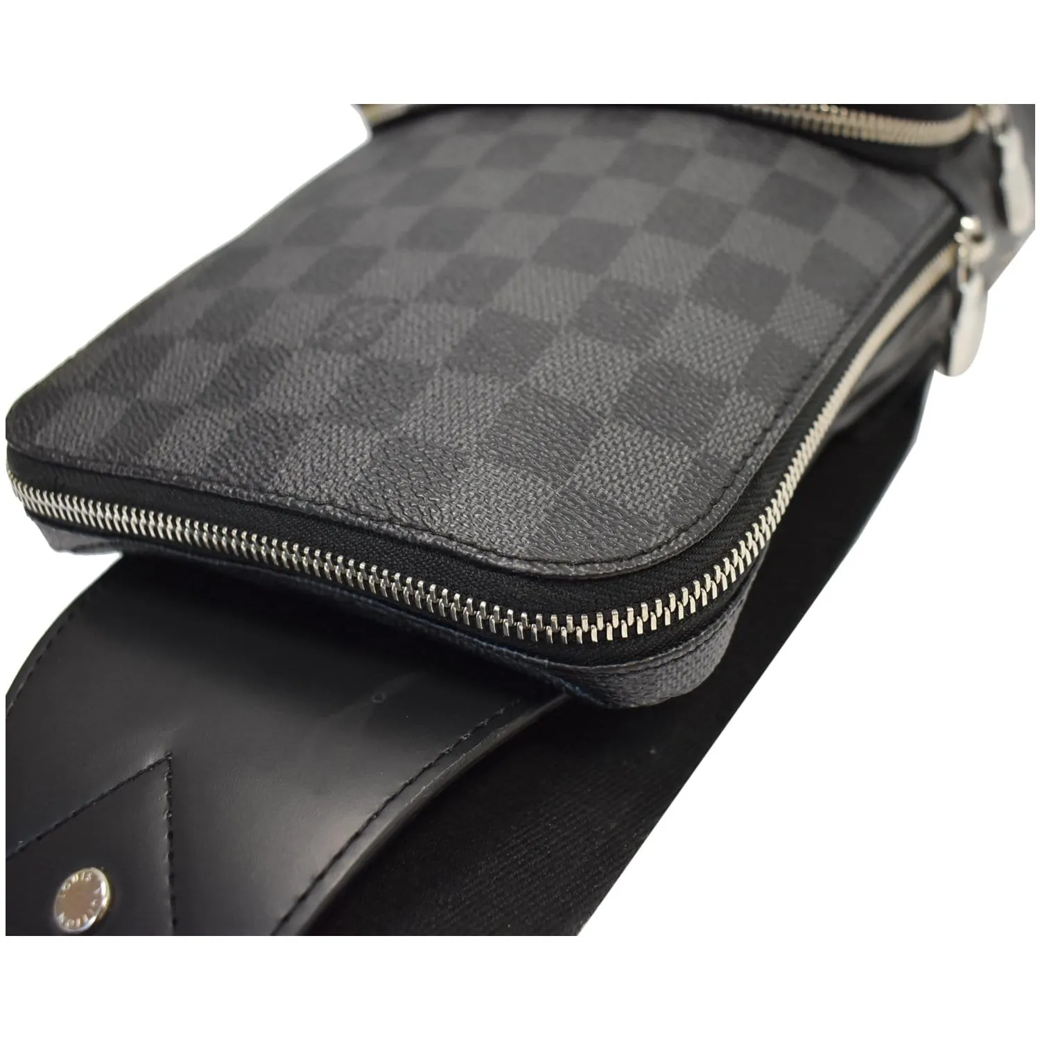 LOUIS VUITTON Avenue Sling Damier Graphite Crossbody Bag Black