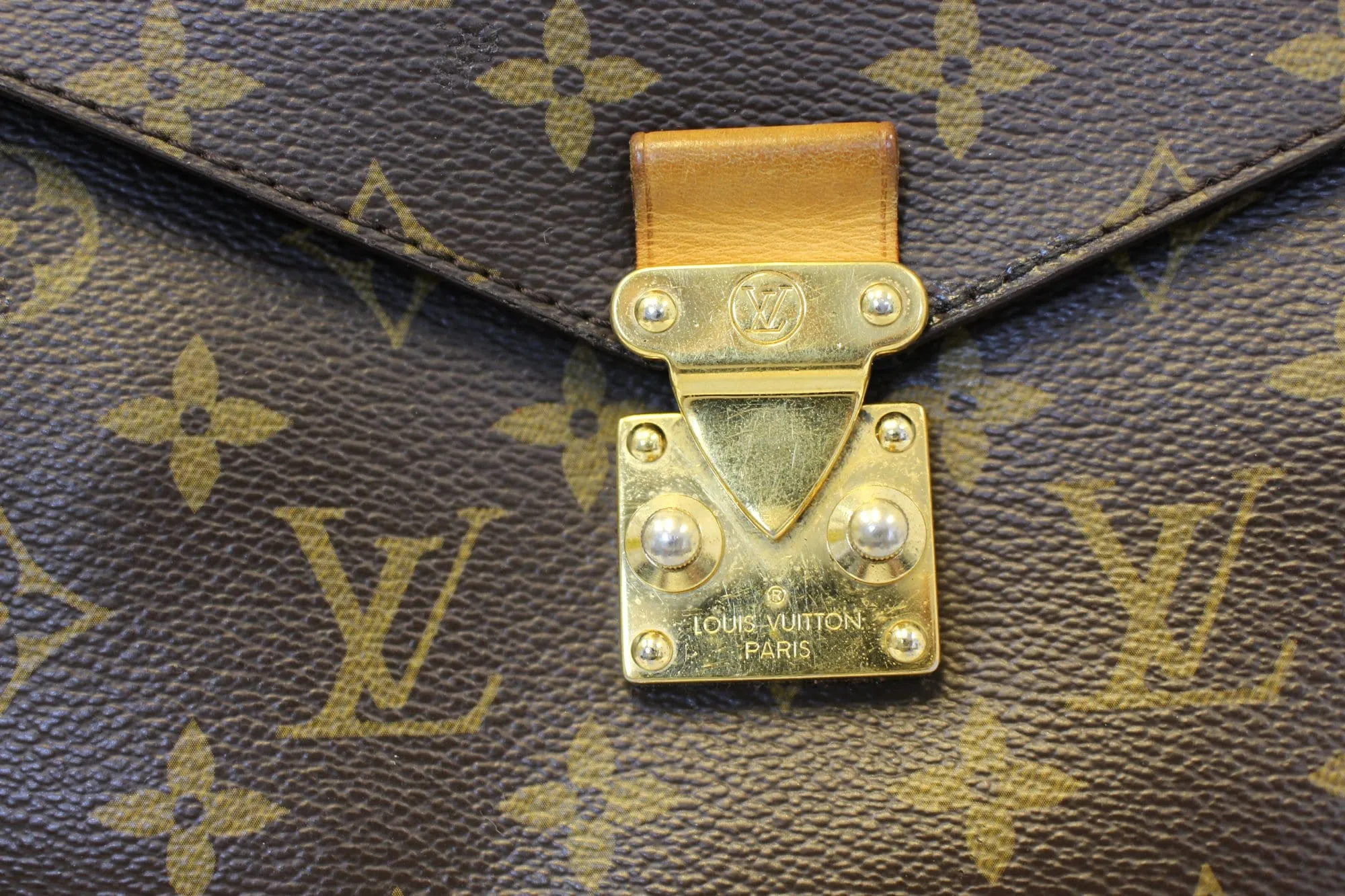 LOUIS VUITTON Metis Hobo Monogram Canvas Shoulder Bag