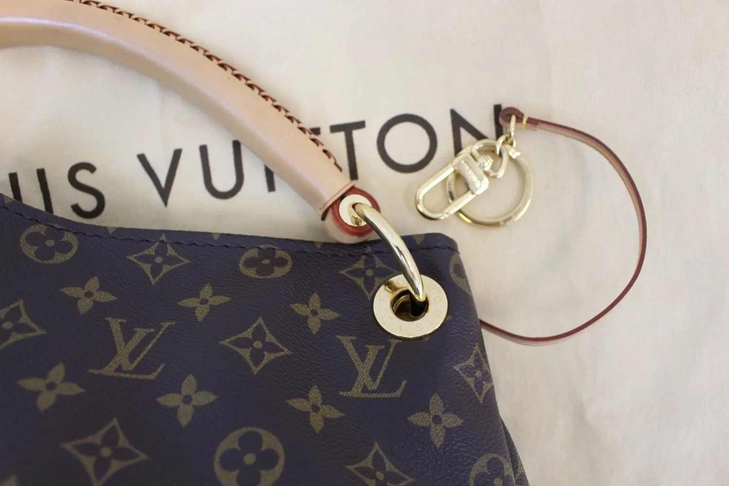 LOUIS VUITTON Monogram Canvas Artsy MM Hobo Shoulder Bag