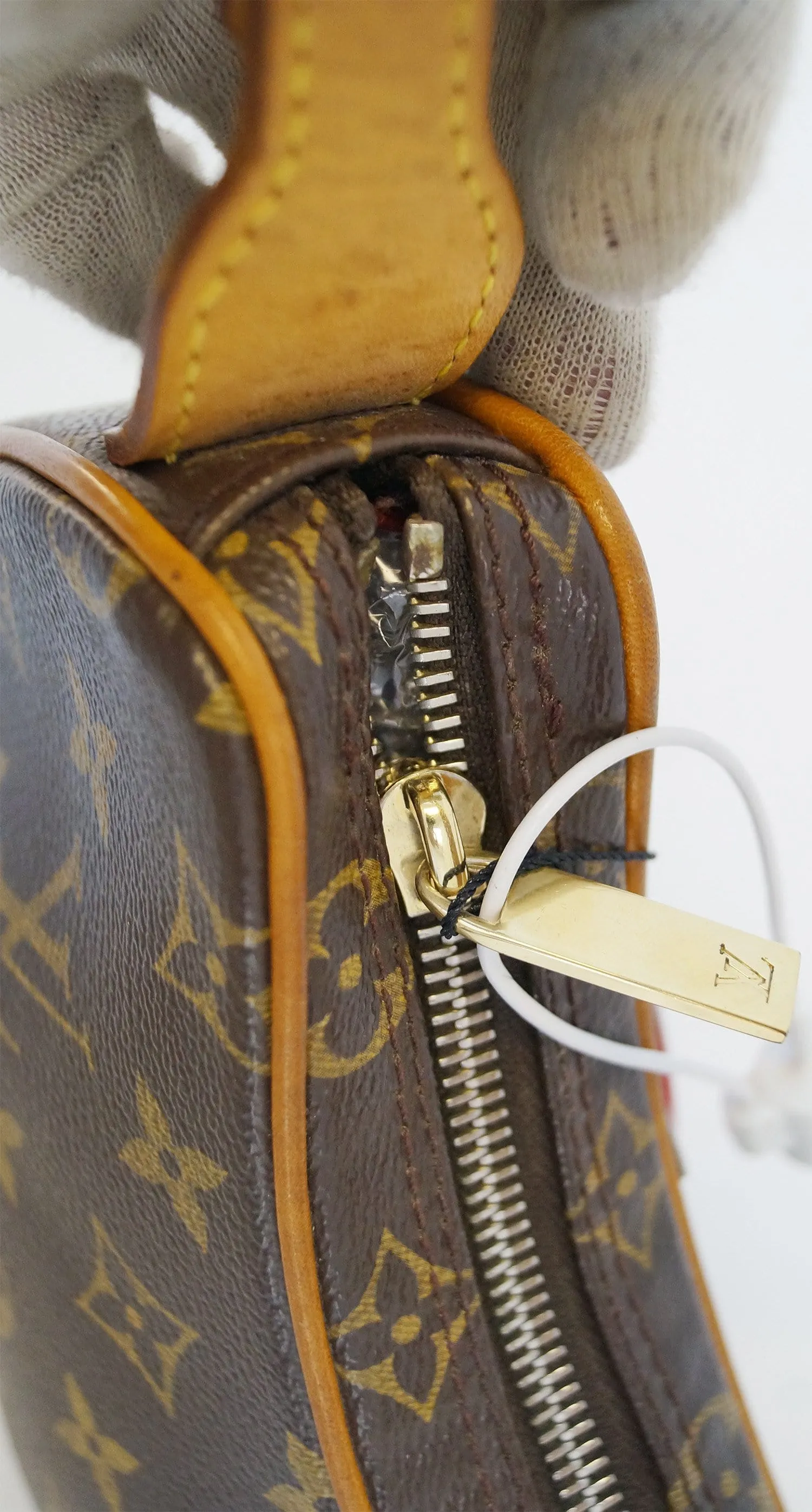 LOUIS VUITTON Monogram Pochette Croissant PM Shoulder Bag - Final Call