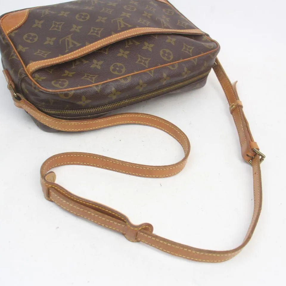 Louis Vuitton Monogram Trocadero 27 Crossbody Bag 9LV712