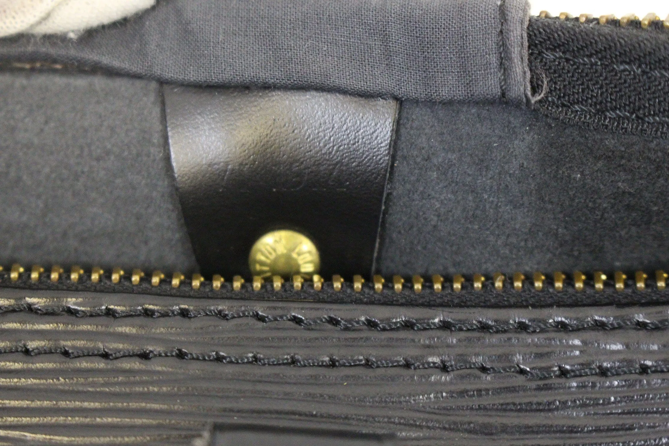 LOUIS VUITTON Speedy 30 Pre Owned Epi Leather Black  Satchel Bag