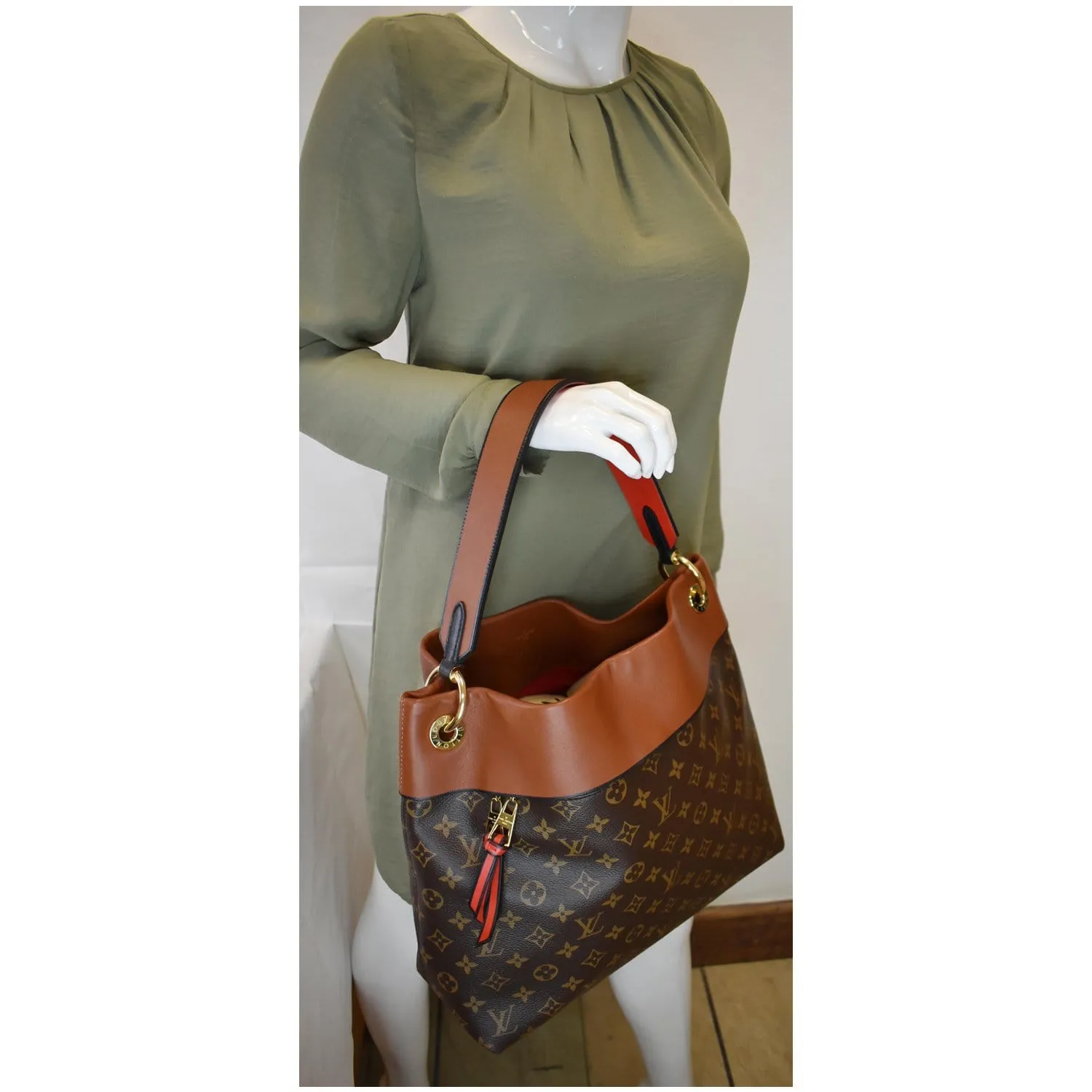 LOUIS VUITTON Tuileries Monogram Canvas Hobo Bag Caramel