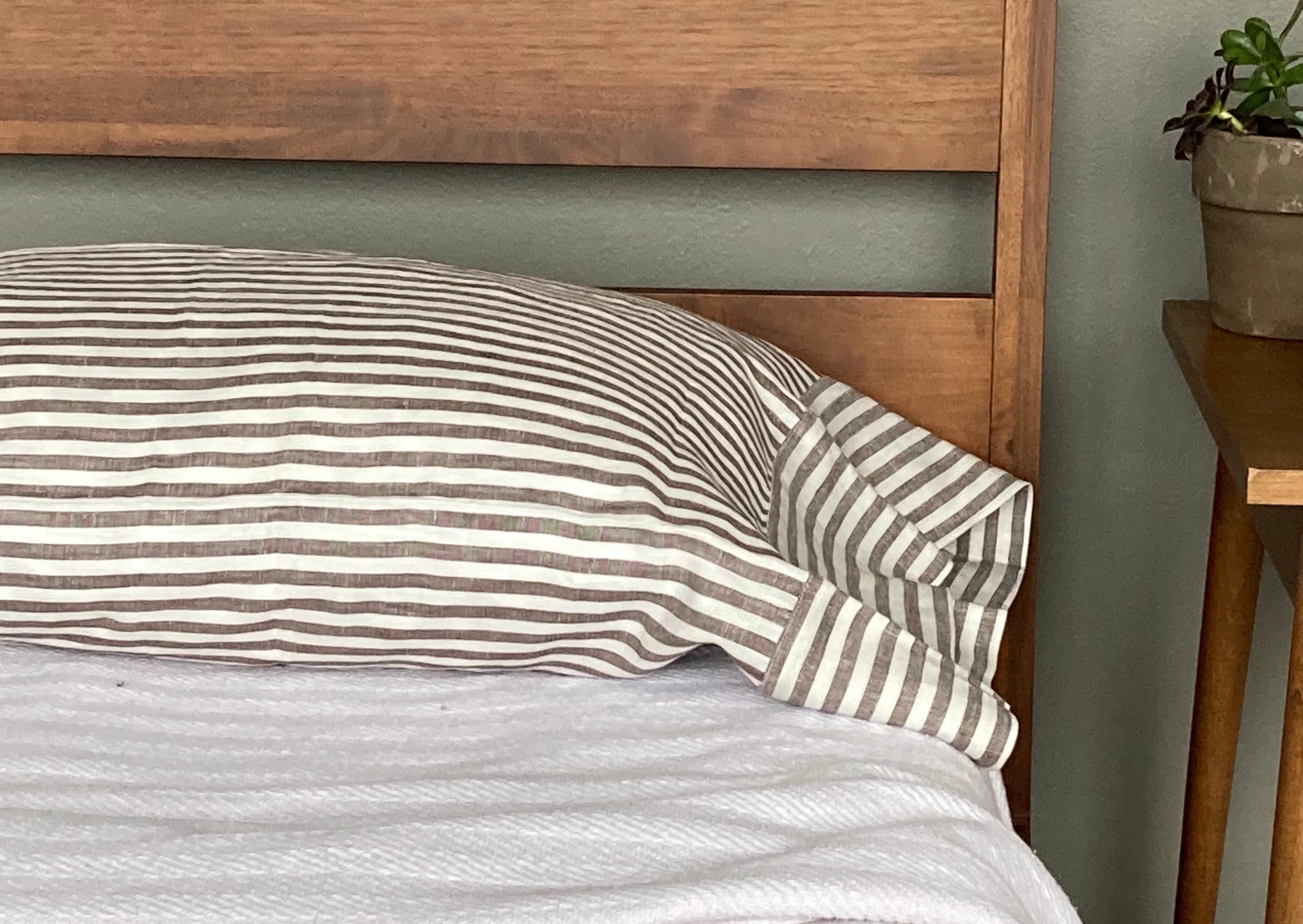 Madrid Stripe Pillowcase Royal Sample