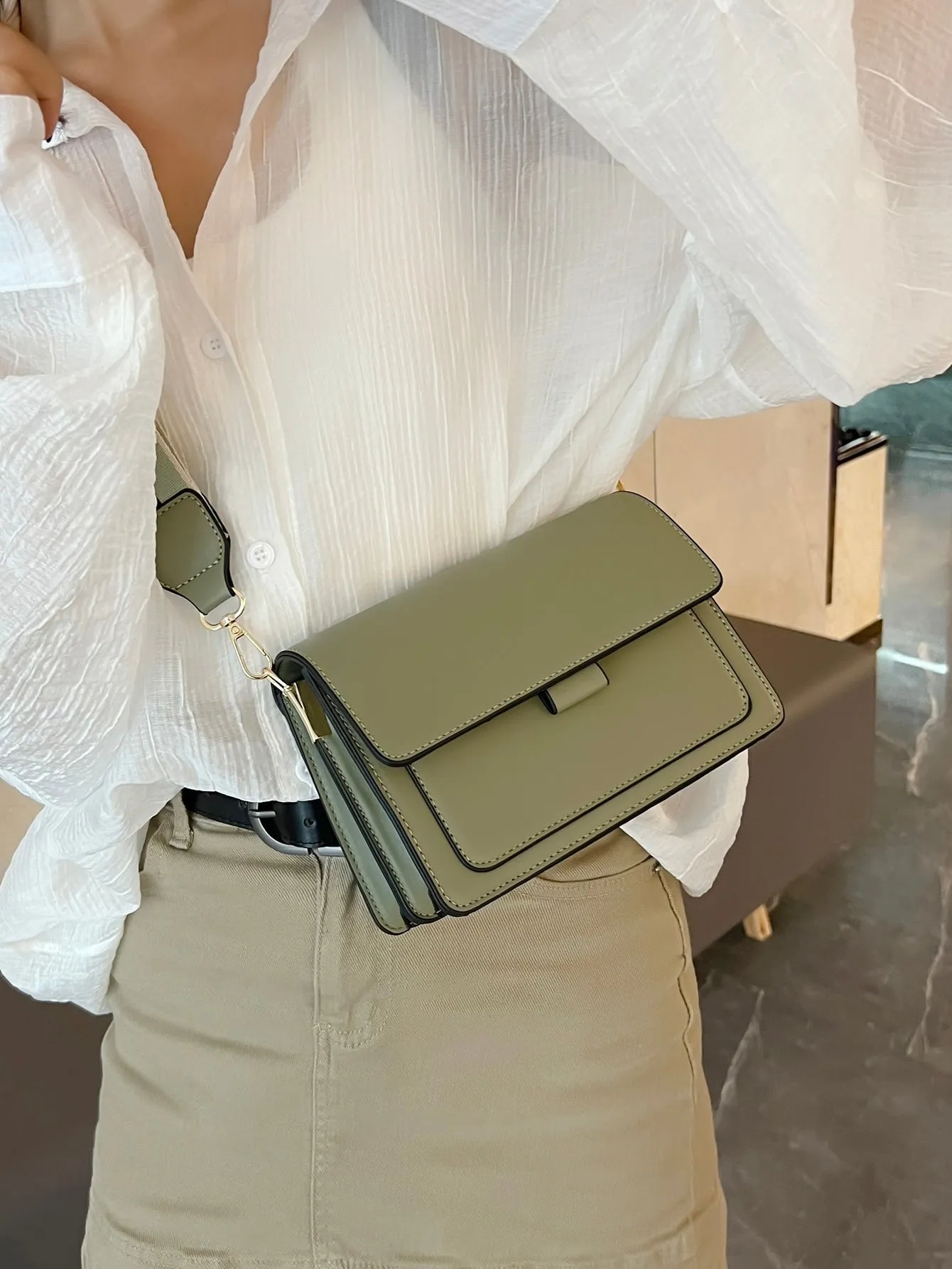 Mini Letter Graphic Strap Flap Hobo Bag - Green