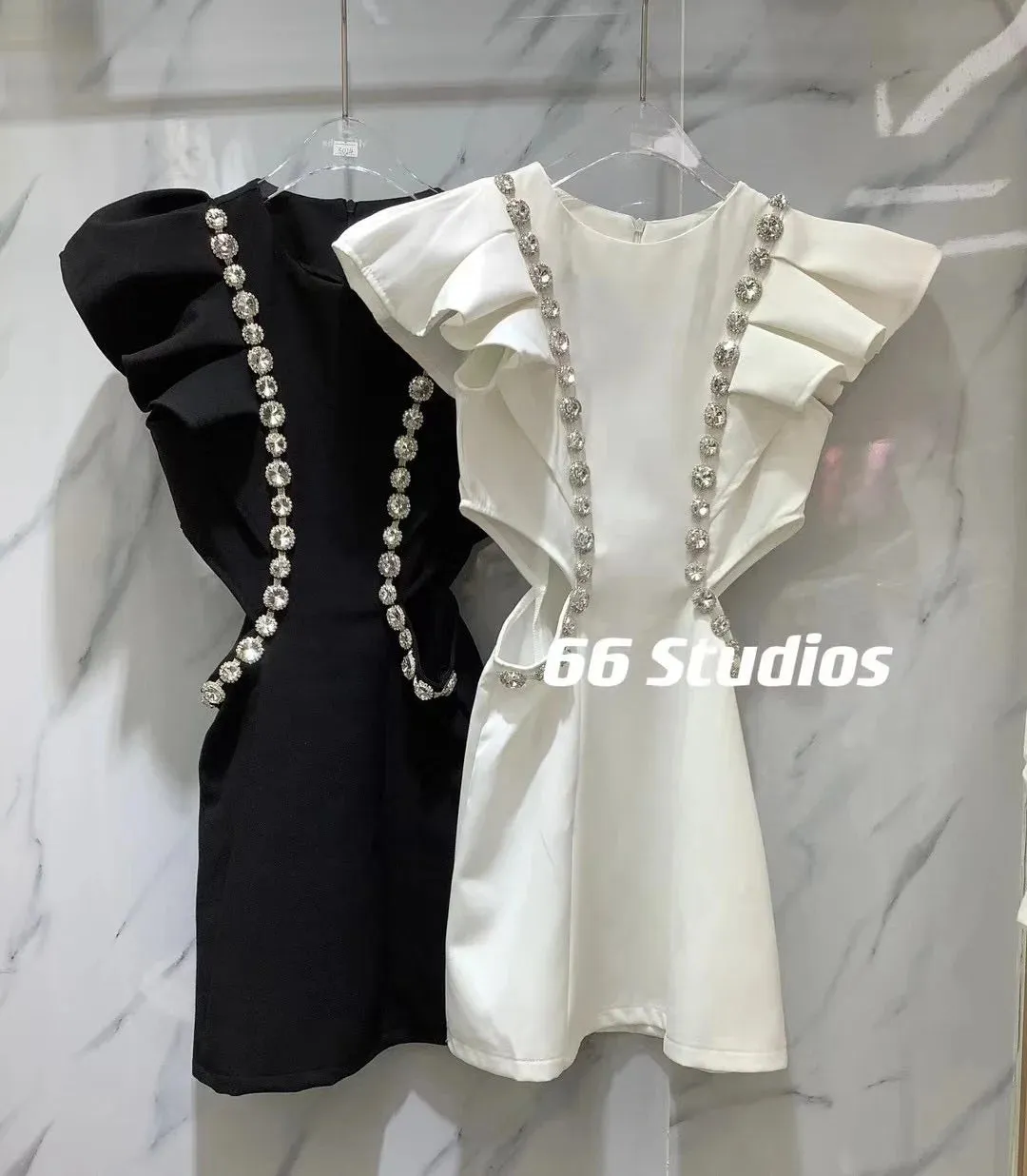 New Fashion Short Puff Sleeve Mini Dress Rhinestone Beaded O-Neck High Waist Hollow Out Mini Dress