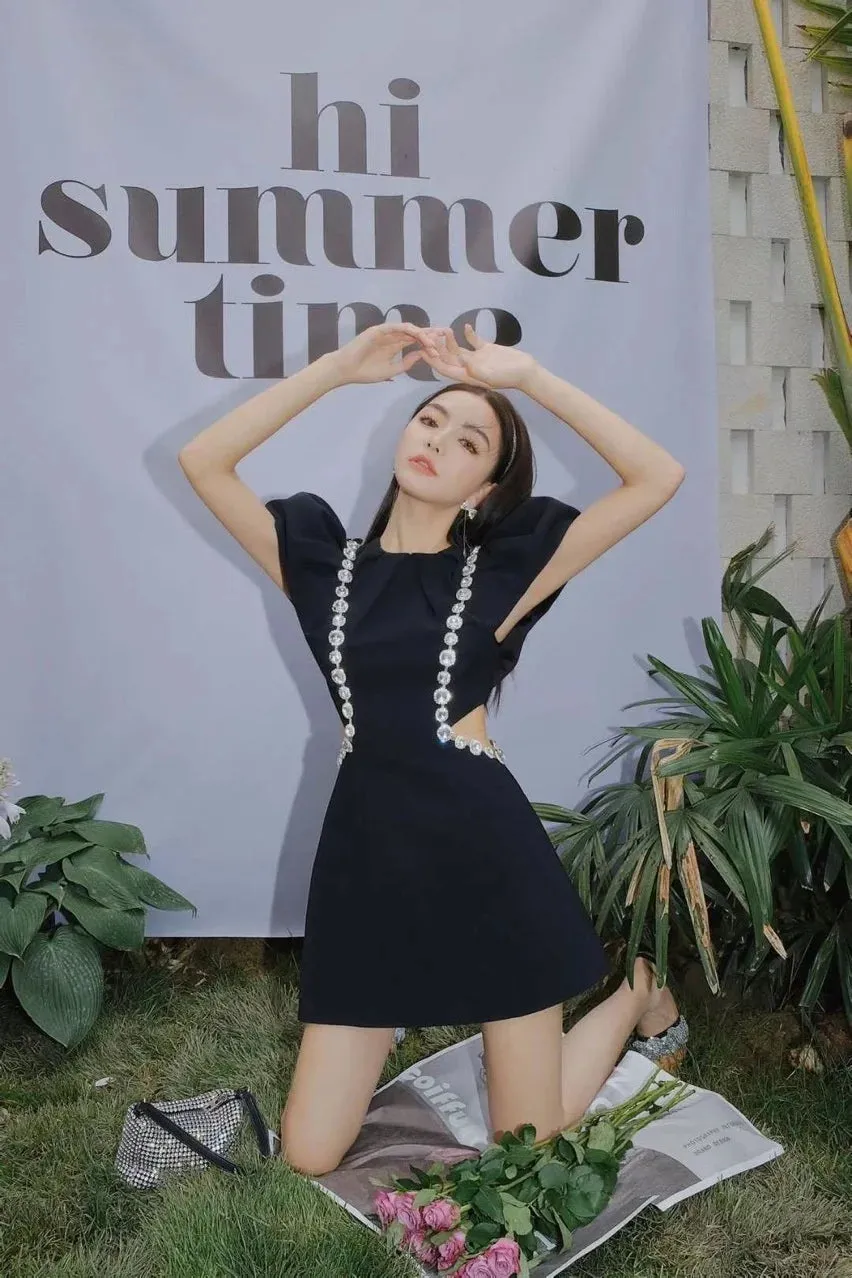 New Fashion Short Puff Sleeve Mini Dress Rhinestone Beaded O-Neck High Waist Hollow Out Mini Dress