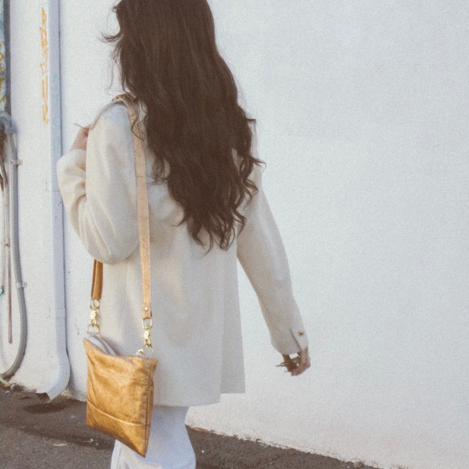 Piñatex x Rais Case Vida Bag inspired by Dole®