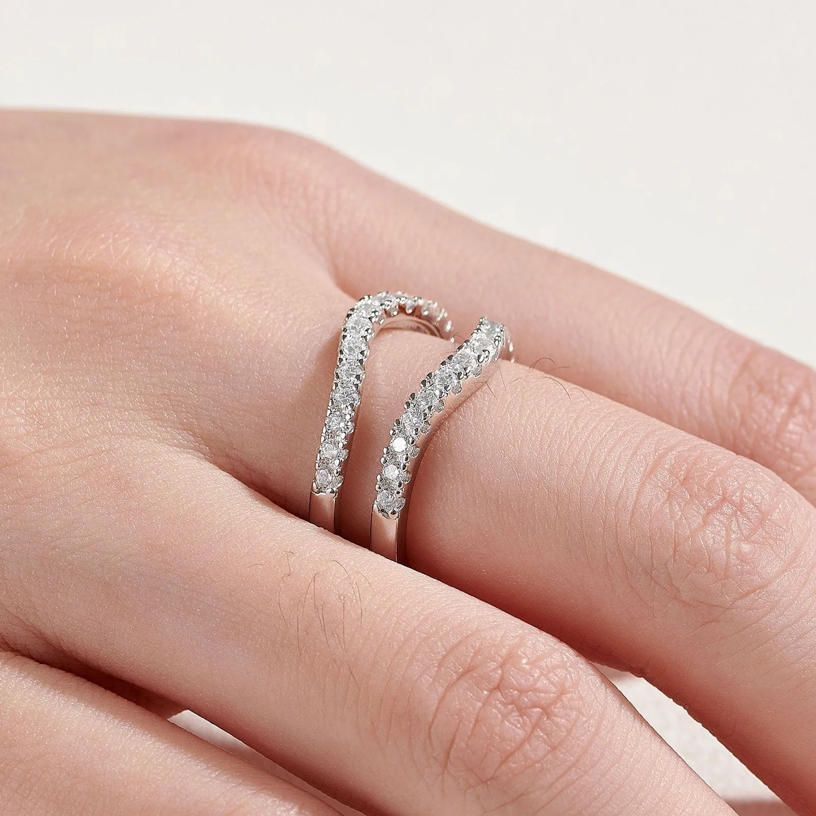 Round Cut Diamond Elegant Ring Enhancer