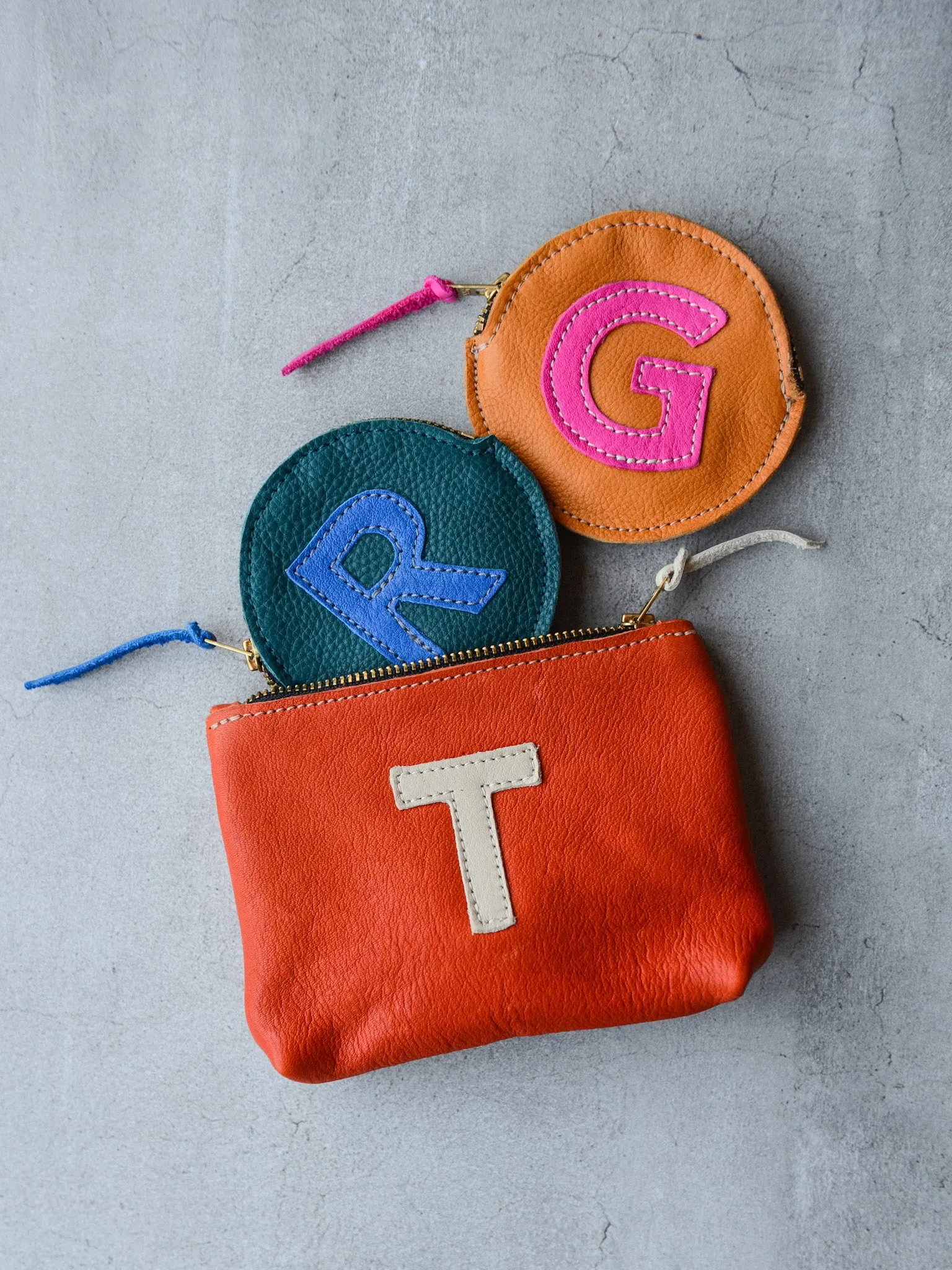 SMALL INITIAL POUCH - TOMATO RED