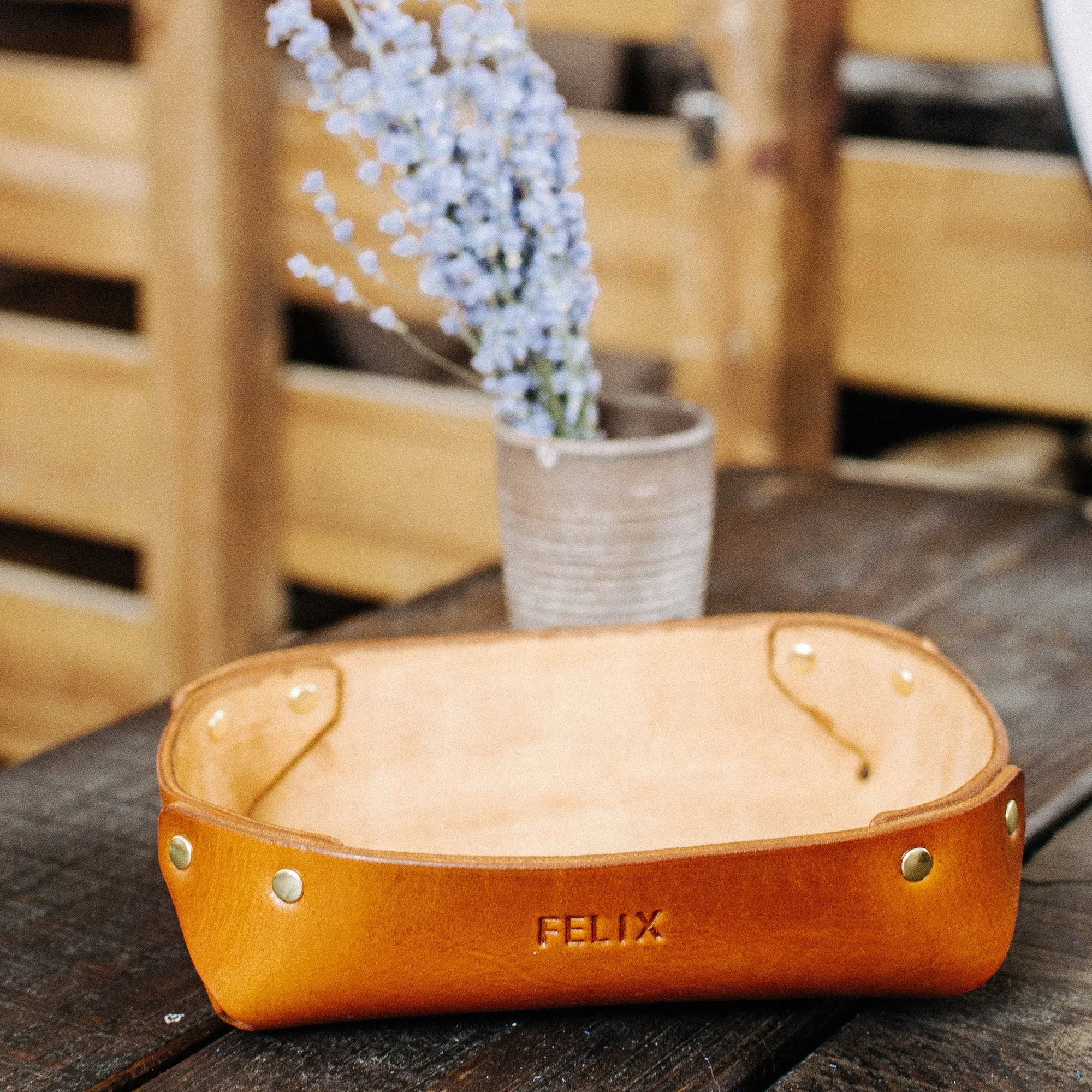 SMALL LEATHER VALET TRAY / OLD