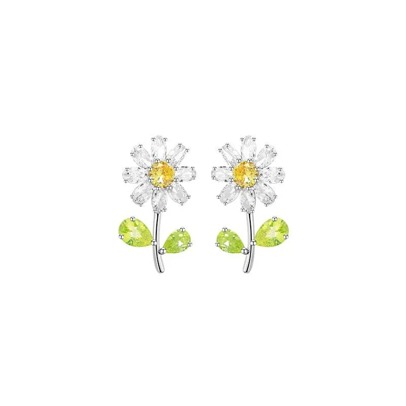 Sweet and Elegant Rhinestone Daisy Earrings