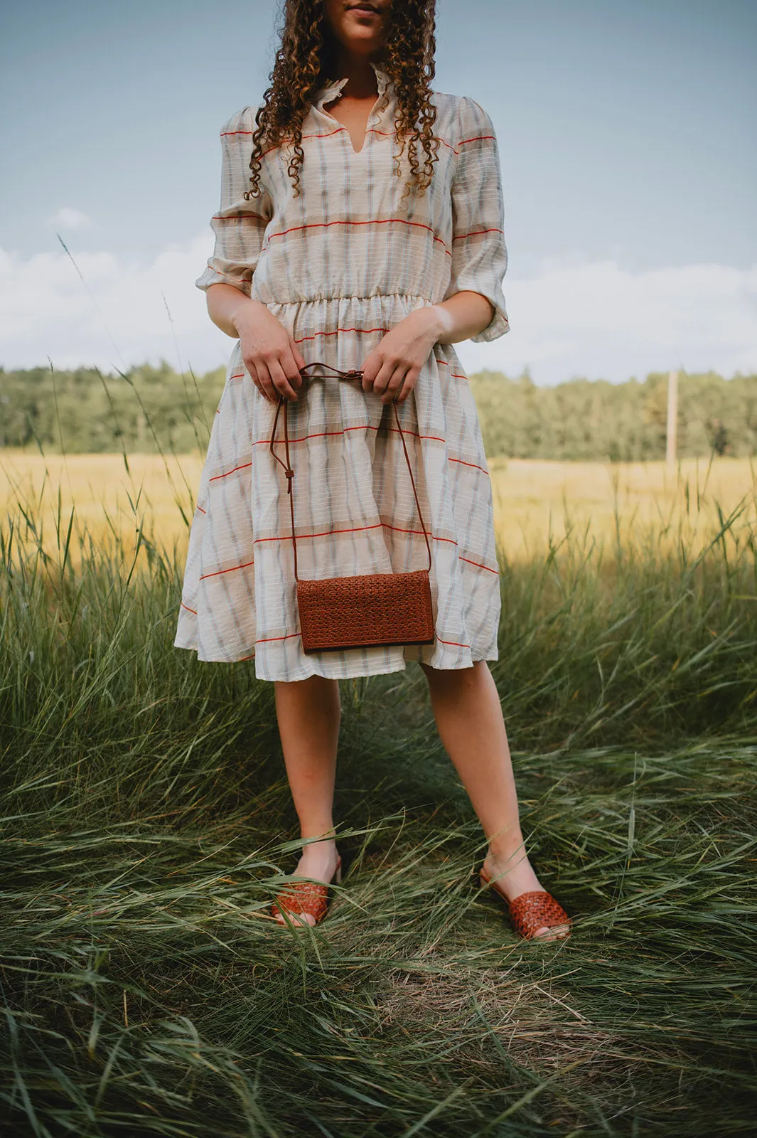 The Playa Woven Crossbody Purse - Cognac Leather