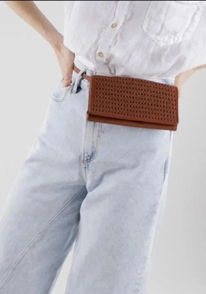 The Playa Woven Crossbody Purse - Cognac Leather