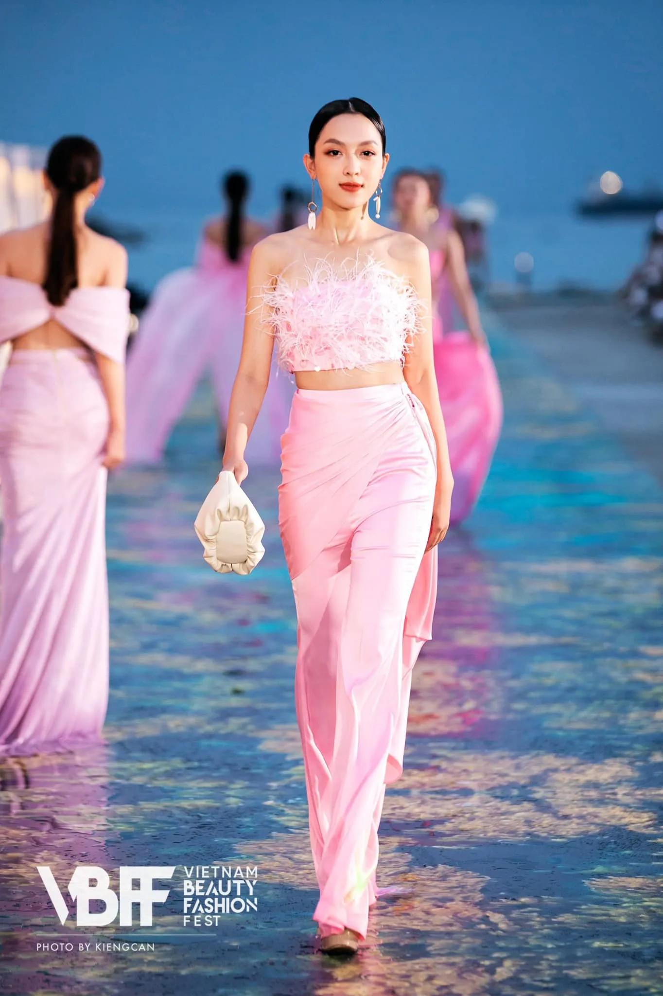 TÚI XÁCH Flower Mini Eyelet & Bow màu trắng