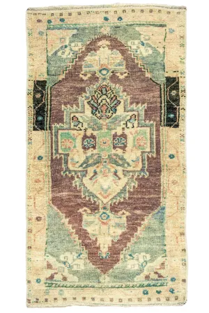Vintage Turkish Mini Rug No. 689 | 1'7 x 2'11