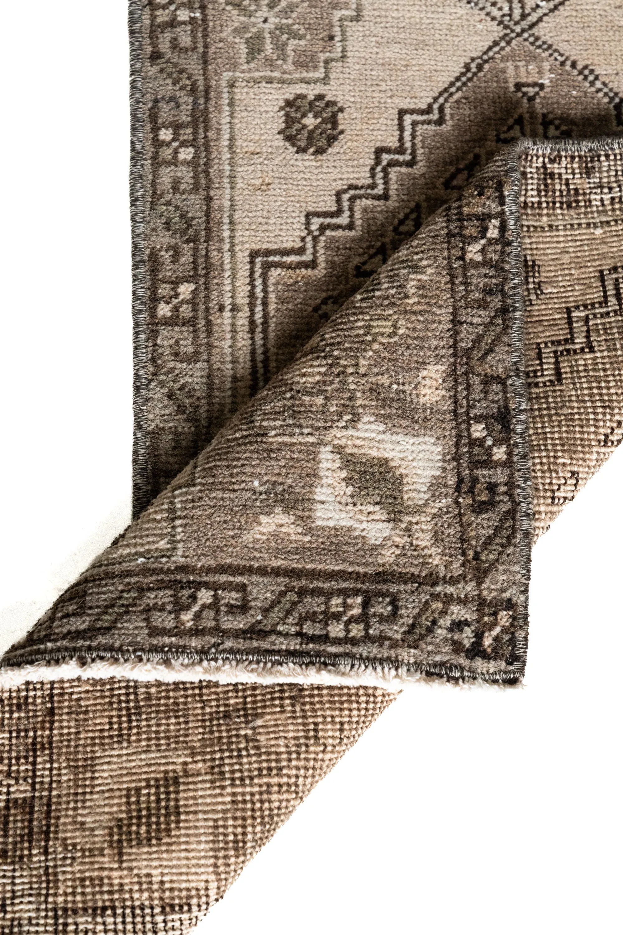Vintage Turkish Mini Rug No. 723 | 1'6 x 2'10