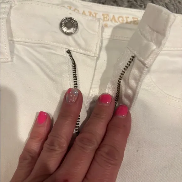 Women's White Distressed Denim Skirt - American Eagle - Size 6 - worn 1x