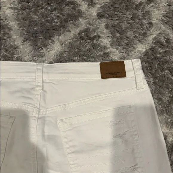 Women's White Distressed Denim Skirt - American Eagle - Size 6 - worn 1x
