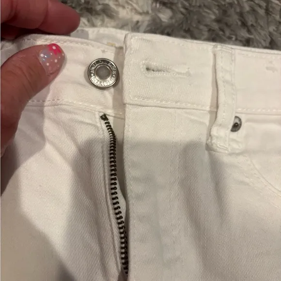 Women's White Distressed Denim Skirt - American Eagle - Size 6 - worn 1x