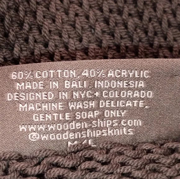 WOODIN SHIPS Gray Sweater with Script Design 60% Cotton 40% Acrylic